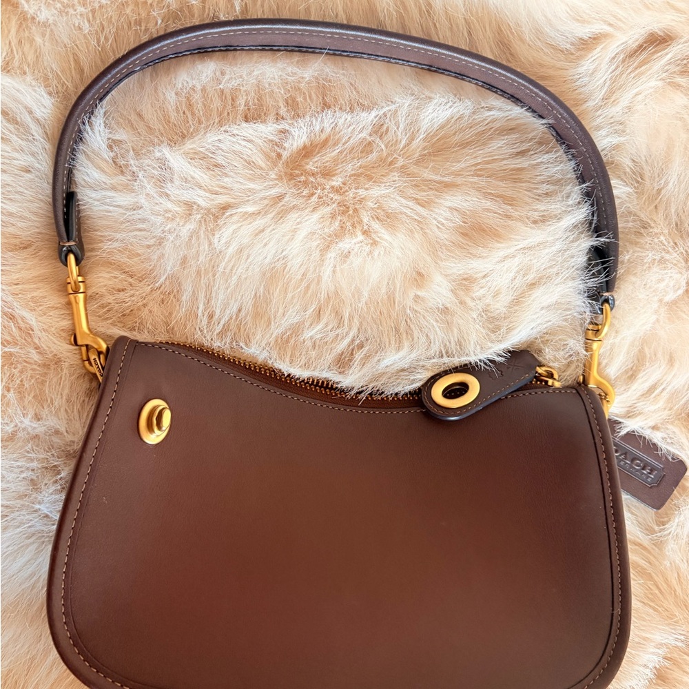 Coach Swinger Bag Classic Brown Leather Shoulder Bag with Gold Hardware